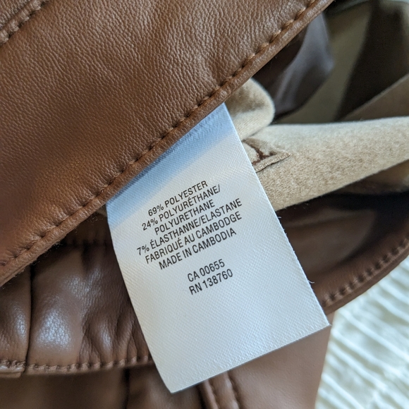 🍂 SIGNATURE by REITMANS Size 16 NWT Faux Leather Pants - Picture 4 of 4